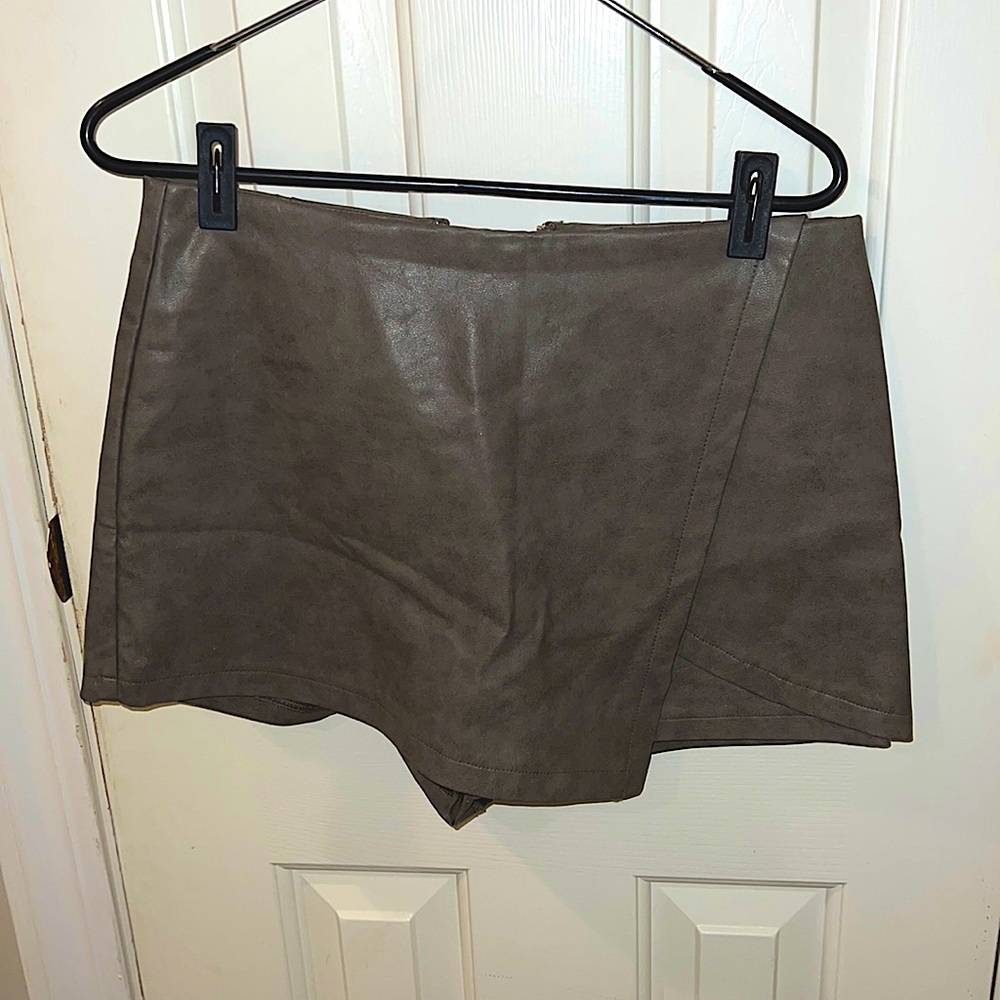 Gray leather envelope skort- boutique bought